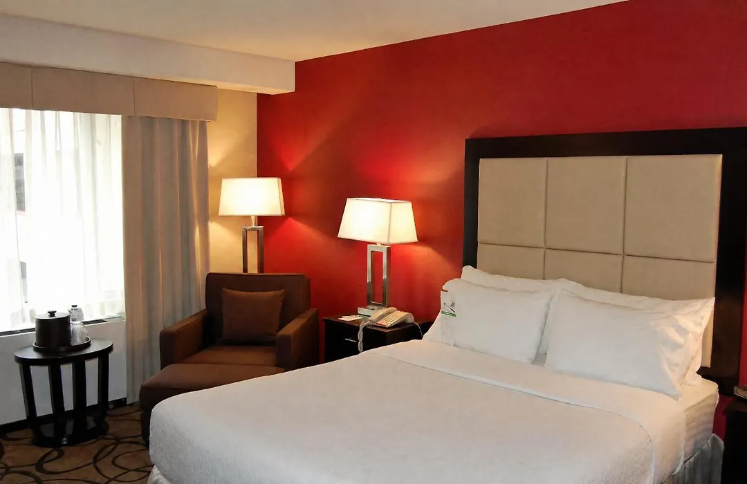 Holiday Inn Montreal Centre Ville Downtown By Ihg-1